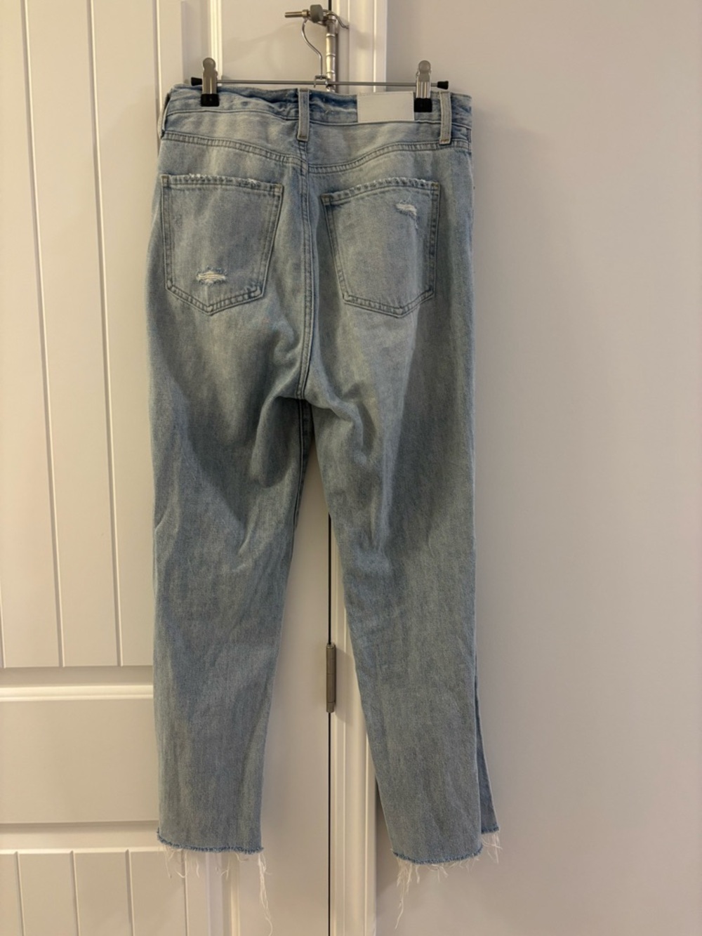 Pistola Cassie High Waist
Ripped Crop Straight Leg Jeans
Los Feliz - Picture 5 of 6